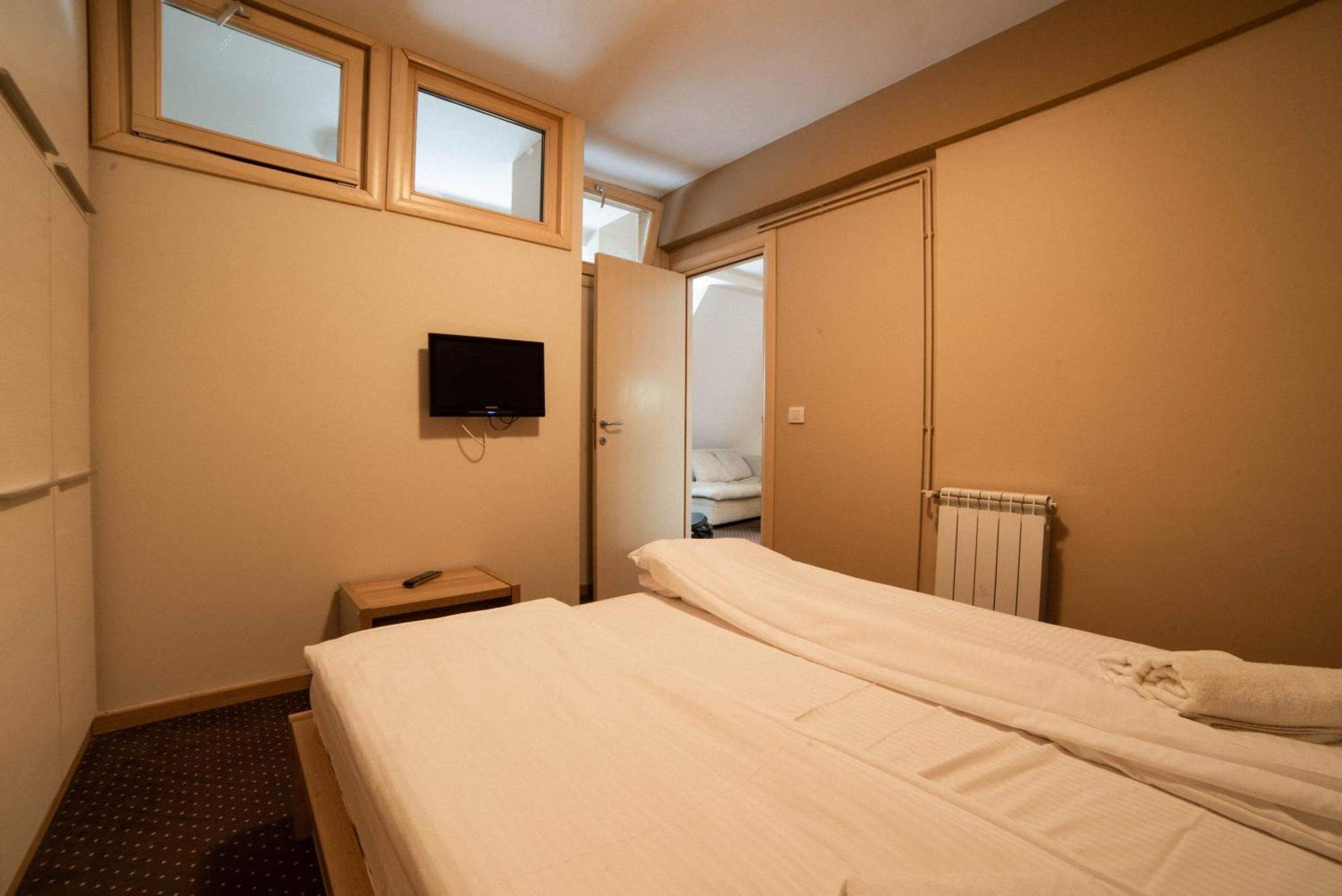 Apartments Suncani Vrhovi Kopaonik Ruang foto
